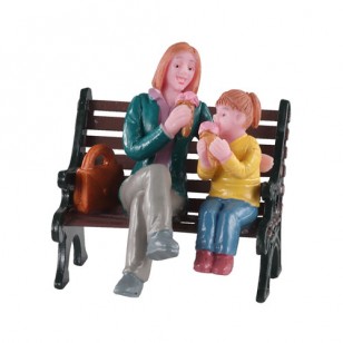 ICE CREAM AT THE PARK